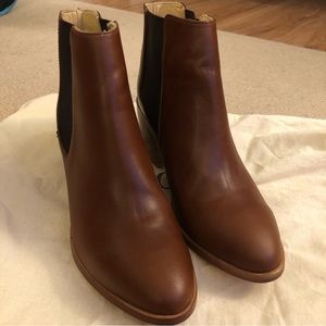Nisolo heeled Chelsea boot size 8 brandy